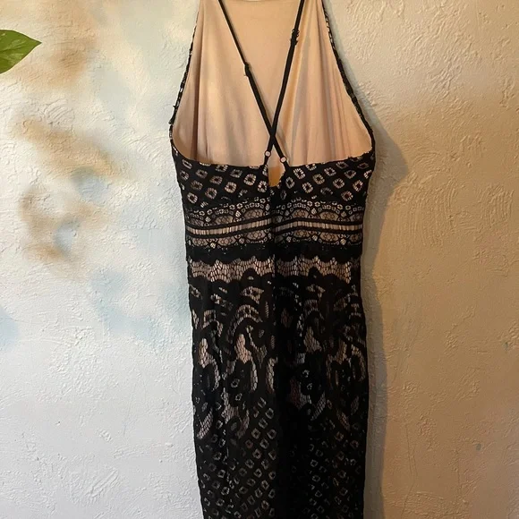 LULU’S Elegant Black Lace Dress - Picture 4 of 6